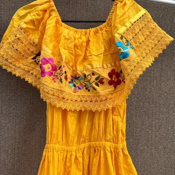 Vintage yellow embroidered dress Mexican American off shoulder boho Sz L - Picture 2 of 15
